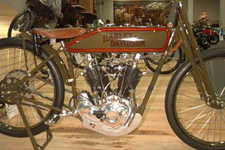 [3/4 view of right side of 1926 Harley Davidson 2-Cam racer]